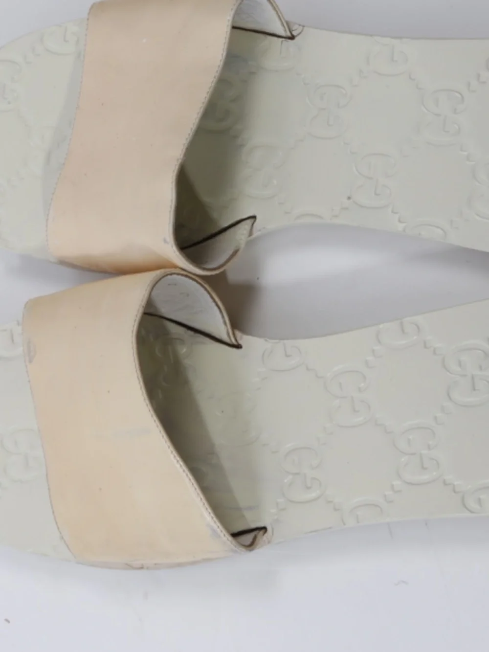Gucci Vintage GG Monogram Ivory Leather Flat Slide Sandals size 7 Slip On Shoes